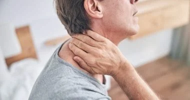 صورة اليوم العالمى للسكتة الدماغية: متى تصبح آلام الرقبة مؤشر خطر؟