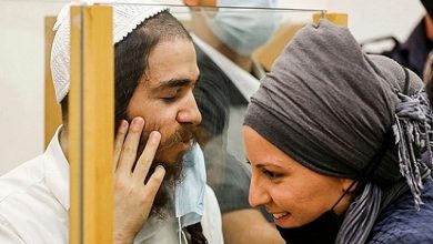 صورة ليفين طالب هرتسوغ بالعفو عن إرهابيين يهود بينهم قاتل عائلة دوابشة