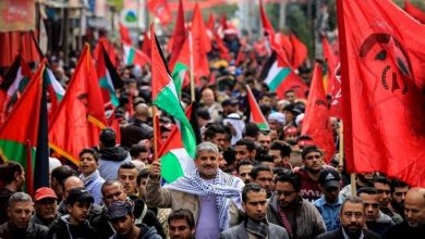 صورة وفد من الجبهة الديمقراطية يصل القاهرة فجر اليوم بدعوة رسمية