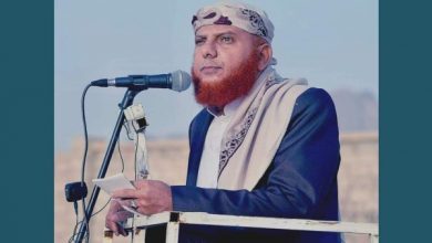 صورة حكم ابتدائي بإعدام المتهم الأول في مقتل الشيخ الباني بشبوة وتبرئة الثاني.. وأسرته ستقدم طعنًا لعدم عدالة الحكم