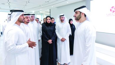 صورة فرق المتطوعين تجسد قيم العطاء المتأصلة في أبناء الإمارات