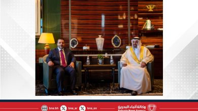 صورة في إطار مشاركة معاليه في منتدى “حوار المنامة 2025”.. وزير المالية والاقتصاد الوطني يلتقي وزير الخارجية بالجمهورية العربية السورية