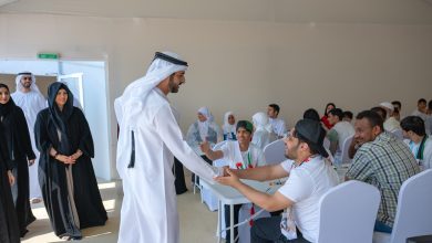 صورة حمدان بن محمد ترافقه لطيفة بنت محمد يشهد انطلاق الفرصة التطوعية الثانية “جلسة فنية مع أصحاب الهمم”