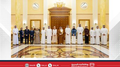 صورة لدى لقائه منتسبي الدفعة الحادية عشرة من برنامج رئيس مجلس الوزراء لتنمية الكوادر الحكومية.. سمو ولي العهد رئيس مجلس الوزراء يؤكد إيمان مملكة البحرين الراسخ بأن الاستثمار في أبناء الوطن هو الاستثمار الأمثل في مستقبلٍ يلبي التطلعات ويحقق الطموحات الوطن