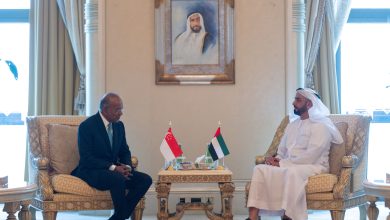 صورة سيف بن زايد يلتقي وزراء داخلية على هامش اجتماع التحالف الأمني الدولي في أبوظبي