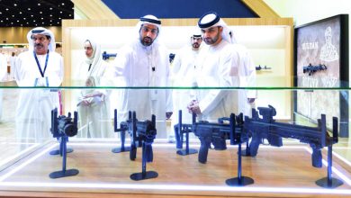 صورة منصور بن محمد يزور معرض الشرق الأوسط للصيد 2025