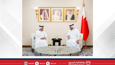 صورة سمو وزير ديوان رئيس مجلس الوزراء رئيس الهيئة العليا لنادي راشد للفروسية وسباق الخيل يلتقي أعضاء المجلس الخليجي لسباقات الخيل