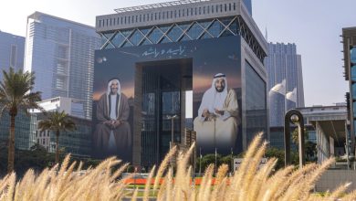 صورة «براند دبي» و«المركز المالي العالمي» يقدمان عملاً إبداعياً ضخماً يحتفي بإرث زايد وراشد