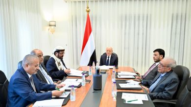 صورة في اجتماع غاب عنه عيدروس وطارق والبحسني.. مجلس القيادة يرحب بقرار مجلس الأمن الأخير ويصدر توجيهات عاجلة للحكومة