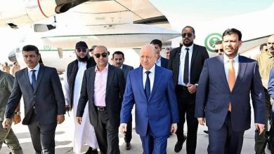 صورة عاجل.. الرئيس العليمي يصل عدن رفقة رئيس الحكومة ويدلي بتصريح مهم