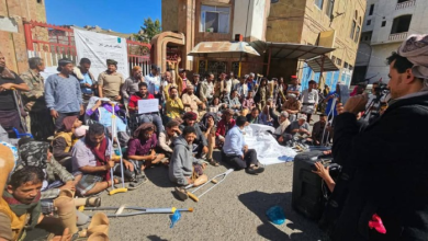 صورة أحزاب تعز: تضحيات الجرحى تُقابل بالإهمال… والحكومة مطالبة بالتحرك العاجل