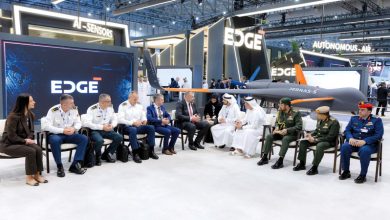 صورة حمدان بن محمد يبحث التعاون مع وزير الدفاع في مونتينيغرو