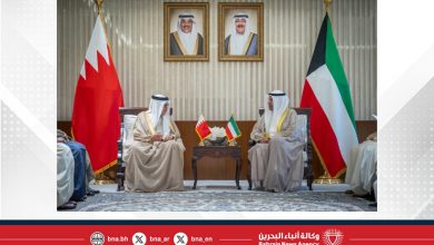 صورة وزير الخارجية يجتمع مع وزير الخارجية في دولة الكويت