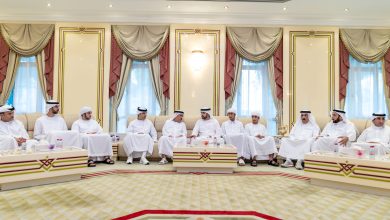 صورة حمدان بن محمد يقدّم واجب العزاء في وفاة أسامة أحمد الشعفار