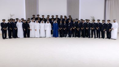 صورة محمد بن راشد يلتقي مجموعة من الطيارين الإماراتيين