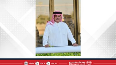 صورة سمو الشيخ عبدالله بن عيسى يشهد السباق الرابع للخيل.. انتصارات قوية بكؤوس بورصة البحرين في أمسية مثيرة