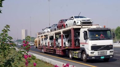 صورة حظر حركة الشاحنات على شارعي الشيخ مكتوم بن راشد وشاطئ الراحة في أبوظبي