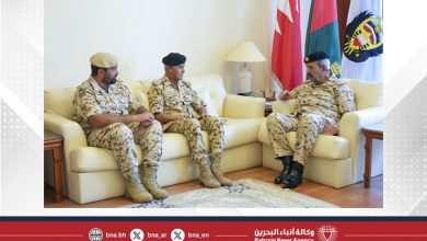 صورة القائد العام لقوة دفاع البحرين يستقبل رئيس هيئة الأركان وعددًا من كبار ضباط قوة دفاع البحرين