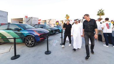 صورة منصور بن محمد يزور مهرجان «رموز بورشه» في دبي