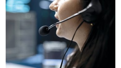 صورة متعاملون يشكون مكالمات موظفي «استبانات رضا العملاء»