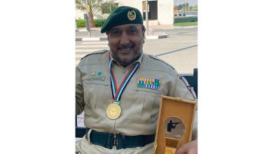 صورة المقدّم جاسم فيروز في شرطة دبي «قناص الجوائز»