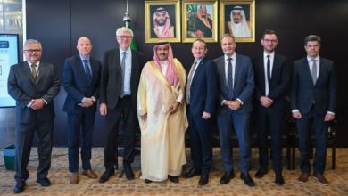 صورة السفير السعودي: بحثنا جهود ومبادرات المملكة في دعم الاستقرار الاقتصادي والمشاريع التنموية في اليمن
