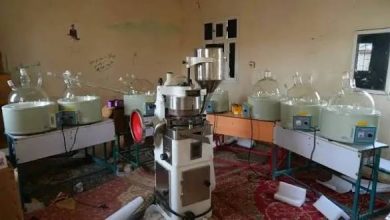 صورة الإنتربول يعلن تفكيك أول مصنع مخدرات في اليمن وضبط خبراء أجانب يقودون شبكة تهريب عابرة للحدود