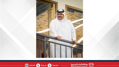 صورة سمو الشيخ عيسى بن سلمان بن حمد يشهد السباق الخامس للخيل على كؤوس النادي ومؤسسة الحصان العربي