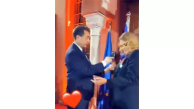 صورة تكريم يسرا بالسفارة الفرنسية في مصر بحضور نجوم الفن