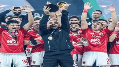 صورة 8 صور لمحمد مجدي قفشة احتفالًا بكأس السوبر المصري