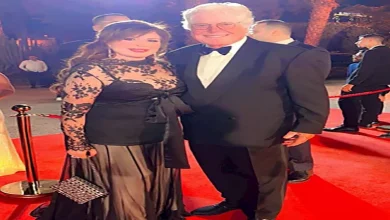 صورة صور.. إلهام شاهين تهنئ المكرمين في افتتاح مهرجان القاهرة السينمائي