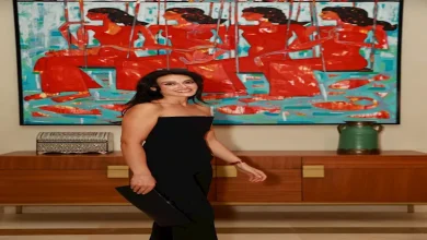 صورة التركية إسراء بيلجيتش تزور معرض “الأبد هو الآن” بالأهرامات