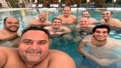 صورة أحمد فتحي مع النجوم في حمام السباحة: “كوكبة في البيسين من مهرجان البحر