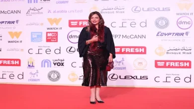 صورة راقية وجذابة.. ليلى علوي بفستان أنيق في اليوم السابع للقاهرة السينمائي