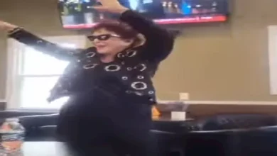 صورة لبلبة ترقص وتطلق الزغاريد من أمريكا فرحا بافتتاح المتحف المصري الكبير