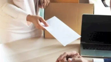 صورة تبرعت لها بكليتها ففصلتها من العمل.. صدمة فتاة بعد غدر مديرتها