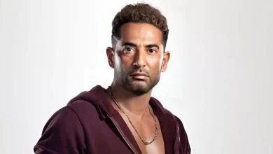 صورة يجسد شخصية جمال عبد الناصر.. عمرو سعد يروج لفيلم “الست”