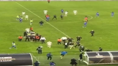 صورة . 10 صور ترصد اشتباكات مباراة الهلال السوداني ومولودية الجزائر