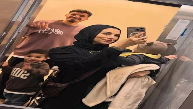 صورة 10 صور لمحمد عبد الغني لاعب الزمالك السابق مع زوجته وأولاده