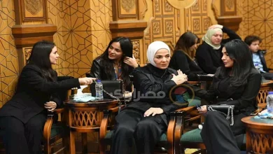 صورة أشرف زكي ومنى عبد الغني.. 15 صورة للنجوم في عزاء الإعلامية ميرفت سلامة