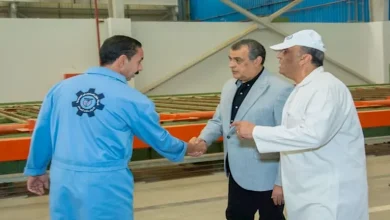 صورة وزير الإنتاج الحربي يجري جولة مفاجئة بمصنع 63
