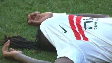 صورة لحظات حزن لاعبي الزمالك بعد التعادل مع كايزر تشيفز في الكونفدرالية