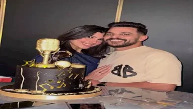 صورة بكلمات رومانسية.. محمد رشاد يحتفل بعيد ميلاد خطيبته (صور)