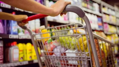 صورة انخفاض ملحوظ في أسعار السلع والخضروات والدواجن والبيض.. والتجار يوضحون