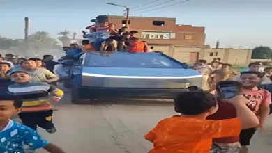 صورة أغلى سيارات تسلا الأمريكية وسيلة جديدة للدعاية الانتخابية في مصر