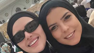 صورة ناهد السباعي وهنادي مهنا تؤديان مناسك العمرة.. صور