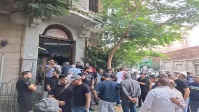 صورة الصور الأولى من تشييع جثمان المؤلف أحمد عبدالله بحضور نجوم الفن
