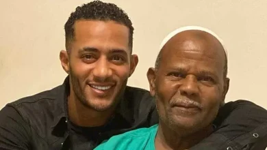 صورة أول تعليق من محمد رمضان بعد دفن والده