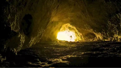 صورة العثور على غرفة غامضة مرصوفة بالحجارة داخل حصن أثري (صور)