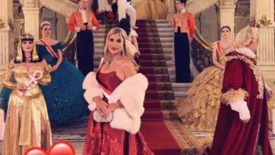 صورة مصممة أزياء تعلق على إطلالات النجمات في حفل “الجراند بول”